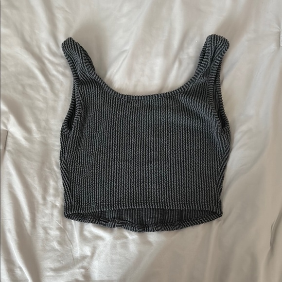 Lulu's Gray Ribbed Crop Top - Picture 2 of 3